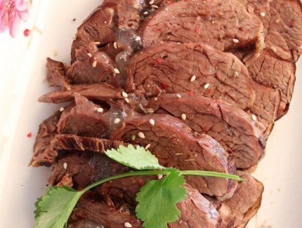 金城老碗【牛】氣沖天、好“禮”相隨